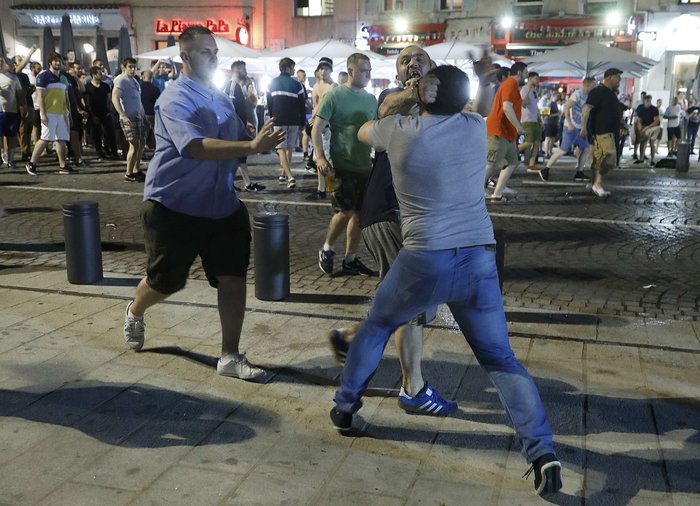 Euro 2016: Γιορτή του ποδοσφαίρου ή γιορτή βίας; - εικόνα 2