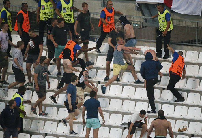 Euro 2016: Γιορτή του ποδοσφαίρου ή γιορτή βίας; - εικόνα 8