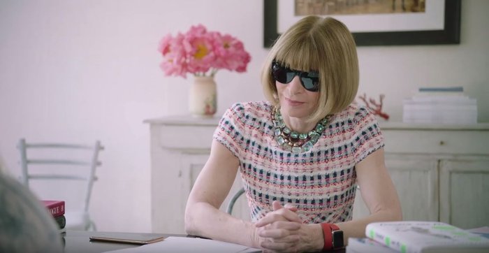 Αννα Γουίντουρ: Η ισχυρή γυναίκα της Vogue «τσαλακώνεται» για πρώτη φορά