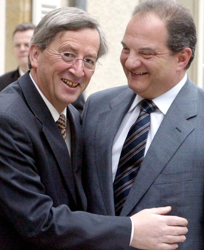 Οι χίλιες και μία αγκαλιές του κ. Γιούνκερ: Από τον Καραμανλή στον Τσίπρα - εικόνα 19