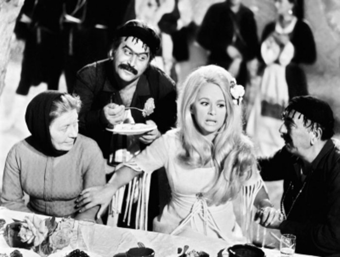 Η άγνωστη σωσίας της Αλίκης στη «νεράιδα και το παλικάρι» [Εικόνες] - εικόνα 10