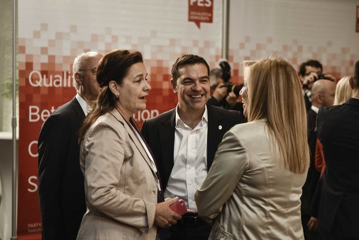Τσίπρας για δημοψήφισμα: Στη Βρετανία φέρθηκαν ευγενικά ,σ' εμάς επιθετικά