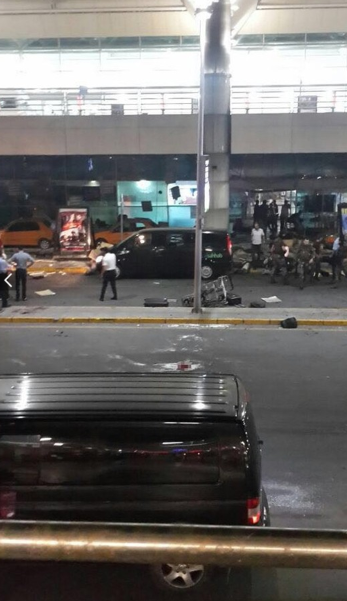 Αίμα, χάος και σκηνές πανικού στο αεροδρόμιο Ατατούρκ [ΕΙΚΟΝΕΣ] - εικόνα 16