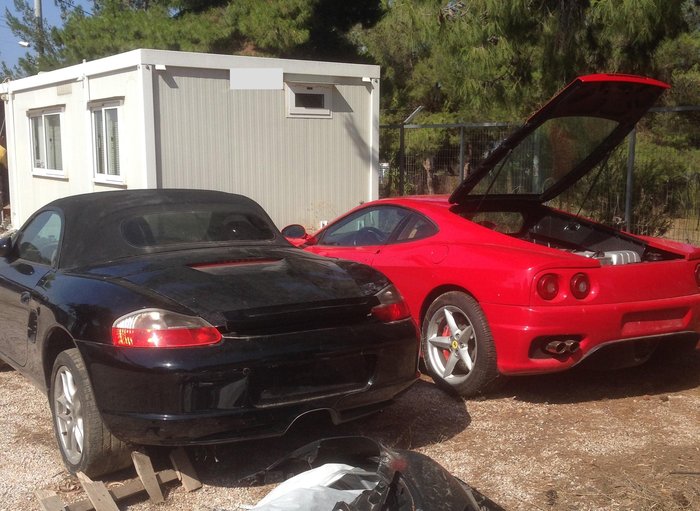 Εξαρθρώθηκε σπείρα που έκλεβε Porsche & Ferrari και τις έβαζε στο ...μαντρί - εικόνα 4