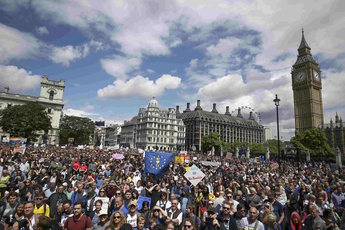 Μεγαλειώδεις πορείες στη Βρετανία κατά του Brexit - εικόνα 5