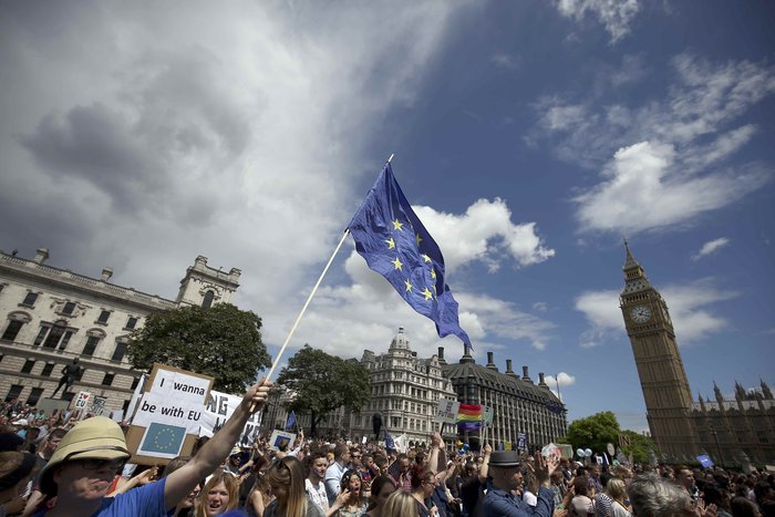 Μεγαλειώδεις πορείες στη Βρετανία κατά του Brexit - εικόνα 6