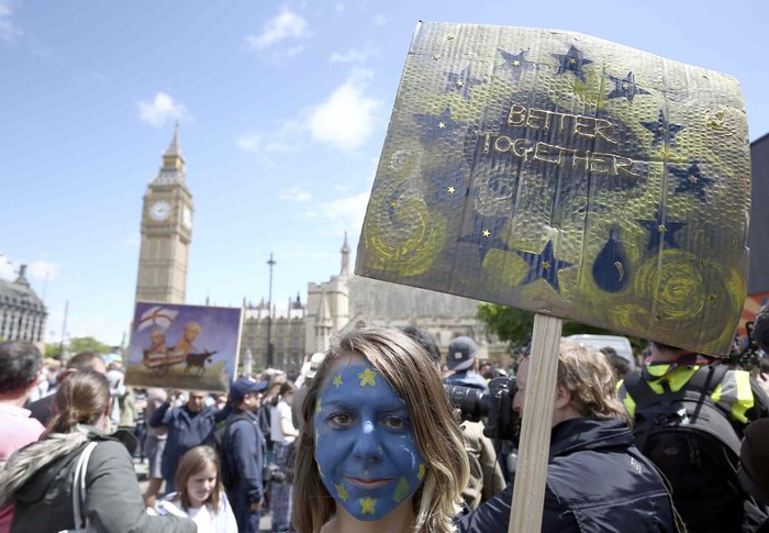 Μεγαλειώδεις πορείες στη Βρετανία κατά του Brexit - εικόνα 7