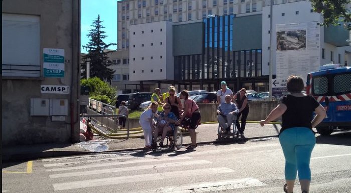 Εκρήξεις και φωτιά σε μεγάλο νοσοκομείο της Γαλλίας - εικόνα 2