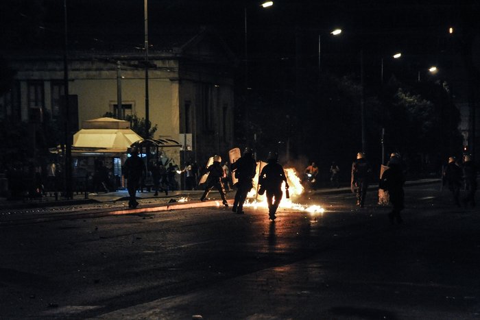 Οι νύχτες της φωτιάς στα Εξάρχεια: Δείτε φωτογραφίες - εικόνα 5