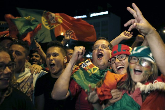 Γλέντι... μέχρι πρωίας στη Λισαβόνα για τη νίκη - εικόνα 2