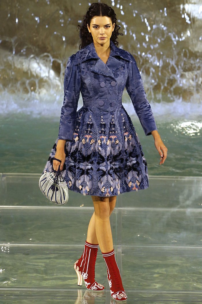 Γιατί η πασαρέλα του Fendi στη Φοντάνα Ντι Τρέβι κόστισε 2 εκ. ευρώ - εικόνα 12