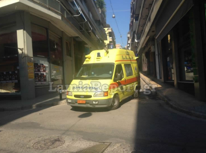 Σοκ στη Λαμία: Επαγγελματίας έκοψε τις φλέβες του στο γκισέ του ΟΑΕΕ - εικόνα 2