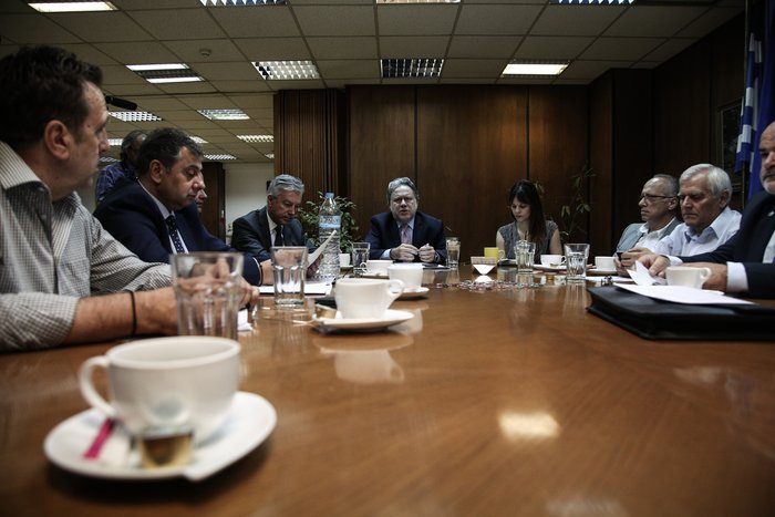 Συνάντηση Κατρούγκαλου με εργοδοτικές οργανώσεις για τα εργασιακά
