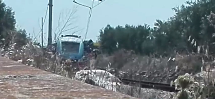 25 νεκροί, δεκάδες τραυματίες από σύγκρουση τρένων στην Ιταλία - εικόνα 2