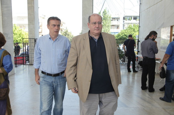 Πλήθος κόσμου είπε το ύστατο χαίρε στον Δ.Μαρωνίτη - εικόνα 3