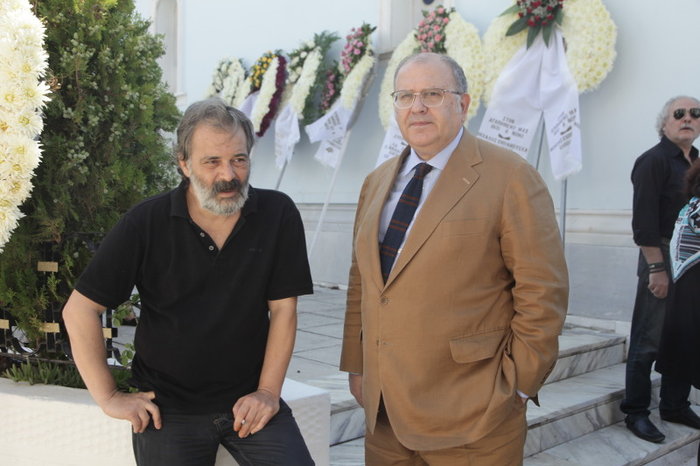 Πλήθος κόσμου είπε το ύστατο χαίρε στον Δ.Μαρωνίτη - εικόνα 4