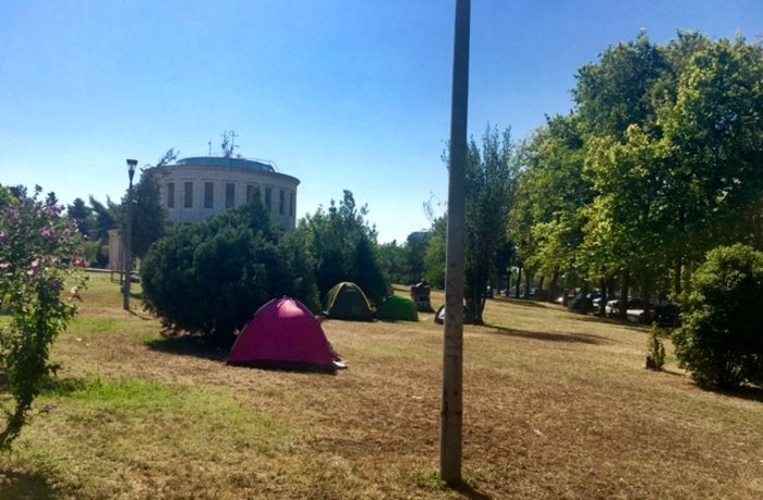 Video σοκ από το...κοινόβιο μέσα στο Αριστοτέλειο - εικόνα 5