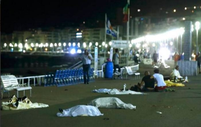 Σοκ και δέος στη Γαλλία: «Νεκρή» πόλη η Νίκαια