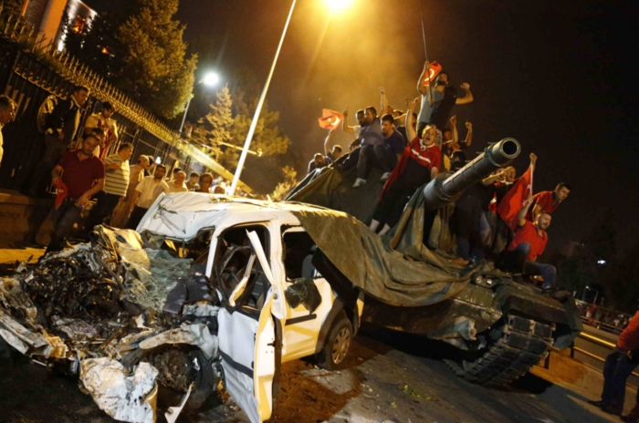 Καρέ - καρέ η εκδήλωση πραξικοπήματος στην Τουρκία - εικόνα 10