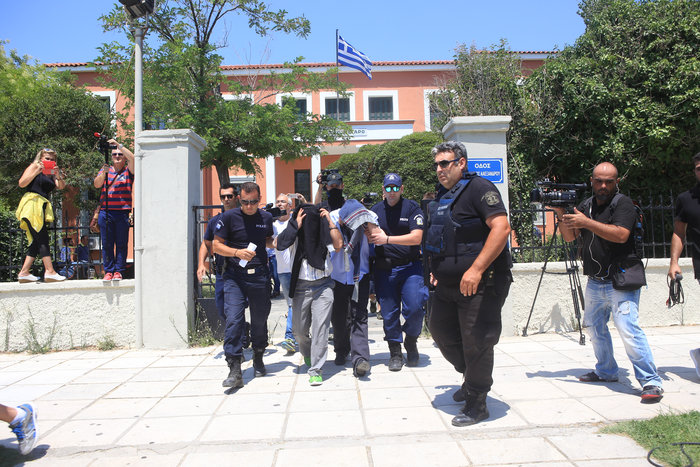 Για παράνομη είσοδο στην Ελλάδα κατηγορούνται οι οκτώ