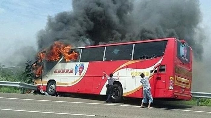 Κάηκε τουριστικό λεωφορείο στην Ταϊβάν, 26 νεκροί - εικόνα 2