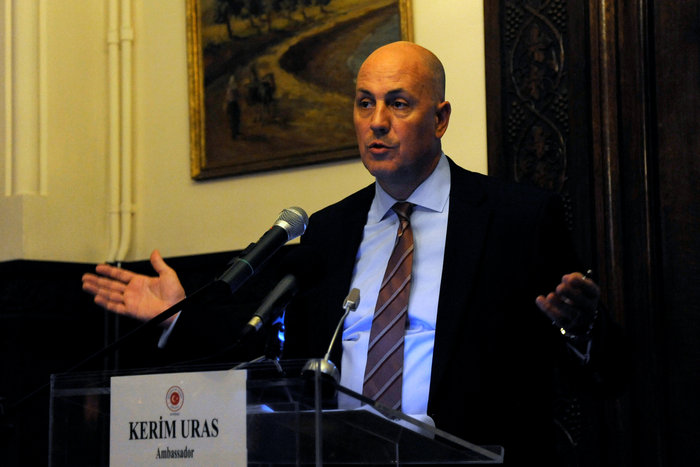 Η Αγκυρα απειλεί την Αθήνα αν δεν εκδοθούν οι "8"