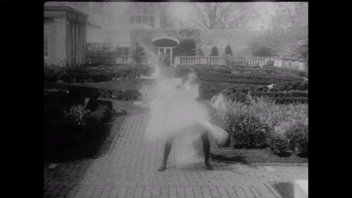 Αυτή είναι η πρώτη μη εμπορική ταινία με φιλμ 35 χιλιοστών