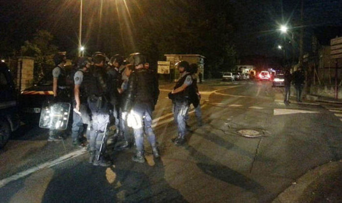 Νύχτα τρόμου στα προάστια του Παρισιού - εικόνα 6