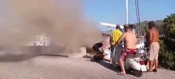 Φωτιά σε ιστιοπλοϊκό στο λιμάνι των Παξών