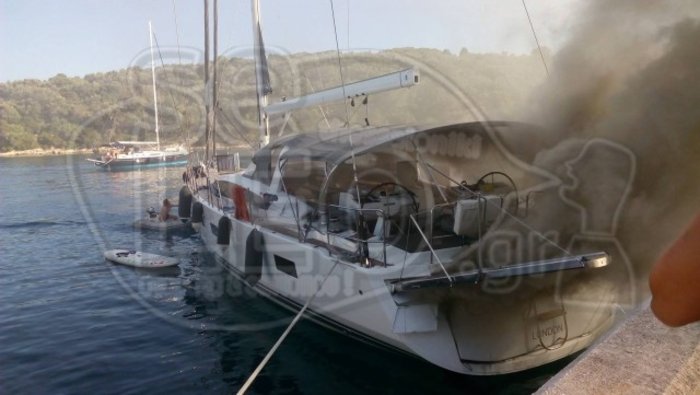 Φωτιά σε ιστιοπλοϊκό στο λιμάνι των Παξών - εικόνα 4
