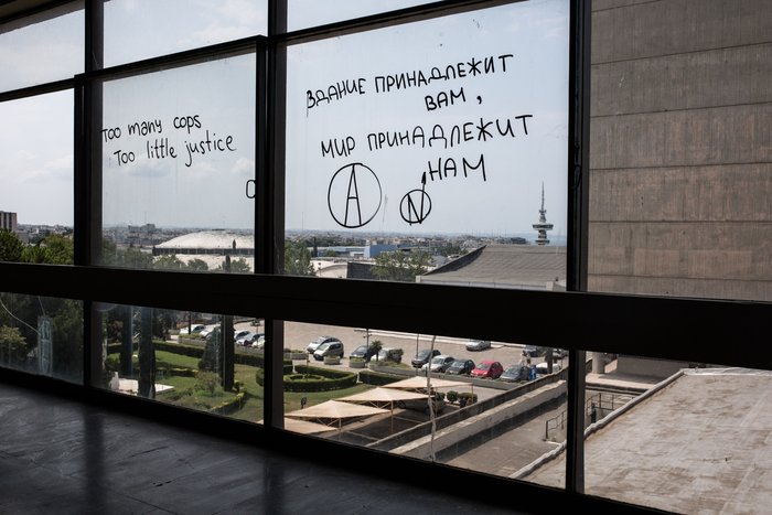 Φεύγουν κι αφήνουν πίσω τους συντρίμμια οι No Border - εικόνα 3