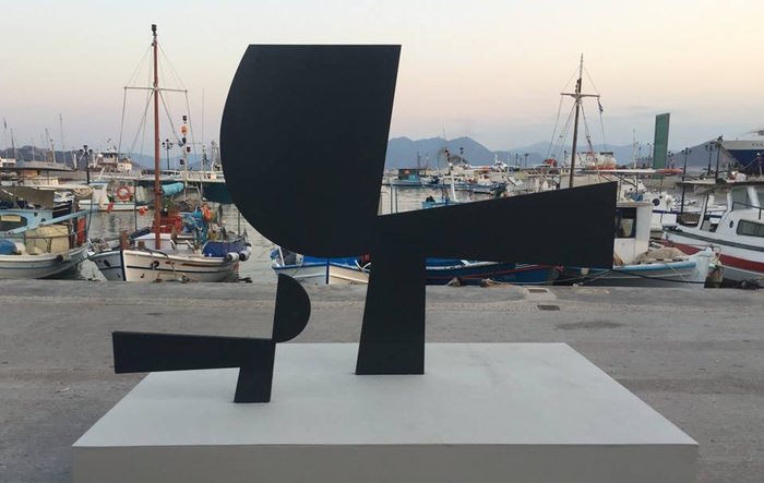 Τοποθετήθηκε εμβληματικό γλυπτό του Μόραλη στην Αίγινα