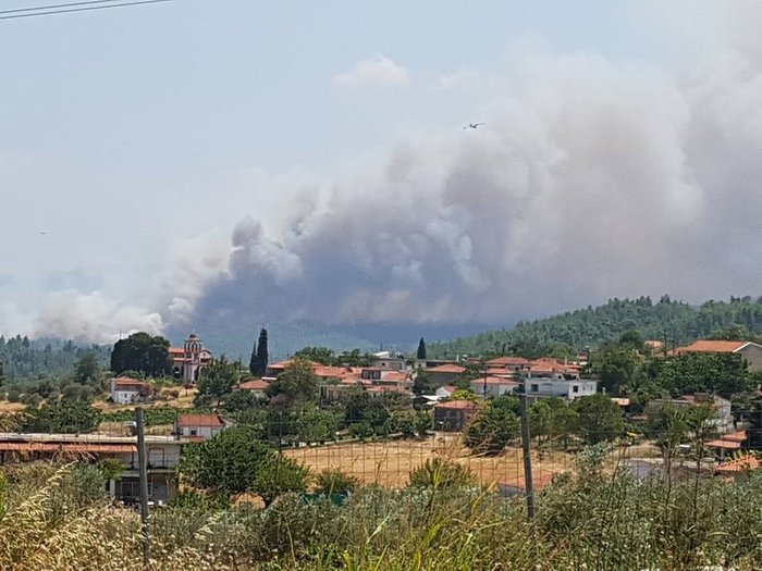 Μεγάλη φωτιά στη Βόρειο Εύβοια - Εκκενώθηκε ξενοδοχείο
