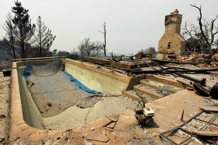 Βιβλική καταστροφή από την πυρκαγιά στην Καλιφόρνια [EIKONEΣ] - εικόνα 3