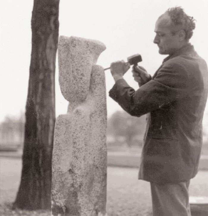 Σκλάβος:Ο γλύπτης που καταπλακώθηκε από το έργο του «επέστρεψε» πατρίδα - εικόνα 3