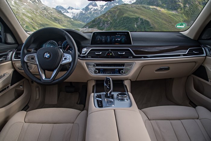 BMW: Η longbase 7άρα αποκτά υβριδική άνεση και επιδόσεις που ηλεκτρίζουν - εικόνα 3