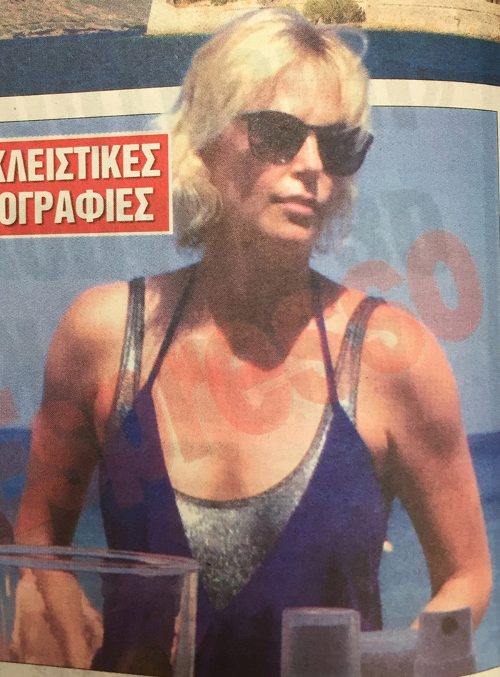 Οι πρώτες φωτογραφίες της Σαρλίζ Θερόν από τις διακοπές της στην Κρήτη - εικόνα 3
