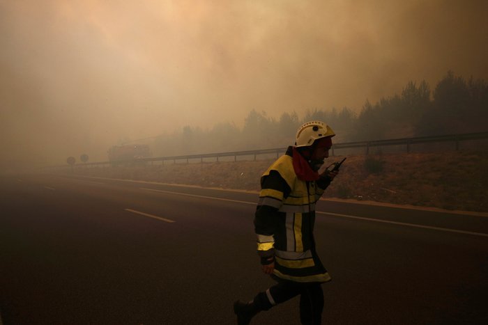 Νύχτα τρόμου στη Μασσαλία - Οι φωτιές απείλησαν σπίτια - εικόνα 7