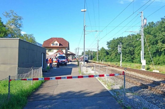 Επίθεση με μαχαίρι και εύφλεκτο υγρό κατά επιβατών τραίνου στην Ελβετία