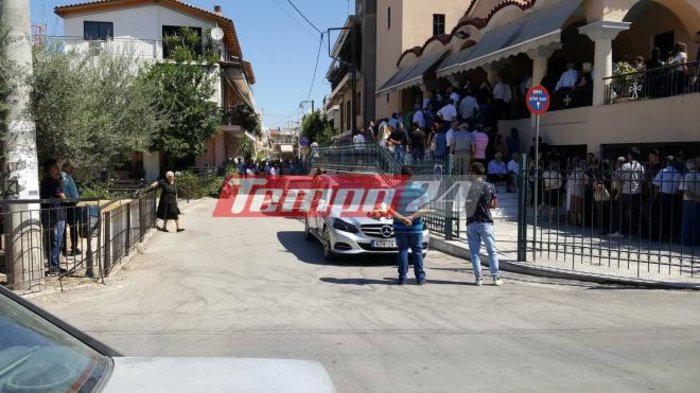 Απέραντος θρήνος στο στερνό αντίο στην 24χρονη Βούλα