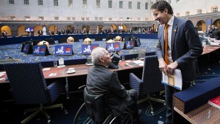 Γερούν Ντάισελμπλουμ και Βόλφγκανγκ Σόιμπλε κατά τη διάρκεια συνεδρίασης του Eurogroup