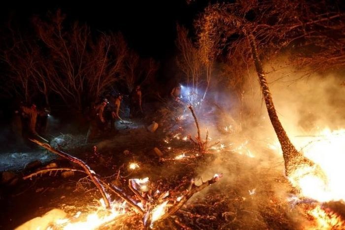Πύρινη κόλαση στην Καλιφόρνια με έξι μέτωπα - εικόνα 4