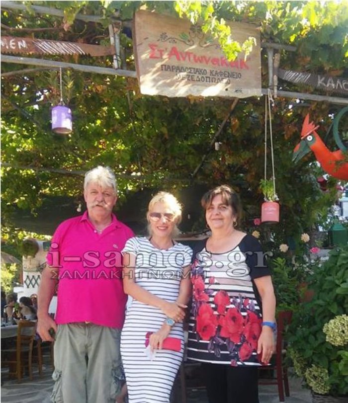 Ελένη Μενεγάκη: Φιλική και χαμογελαστή χωρίς ίχνος μακιγιάζ στη Σάμο - εικόνα 4