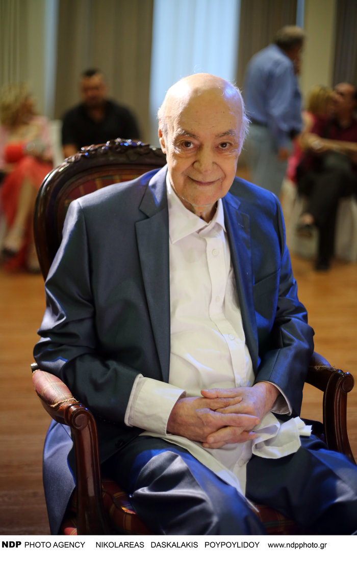 «Εφυγε» ο ζεν πρεμιέ του ελληνικού κινηματογράφου, Ανδρέας Μπάρκουλης