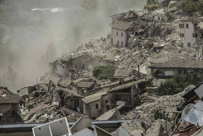 Σκηνές αποκάλυψης στην Ιταλία, στους 250 οι νεκροί - εικόνα 8