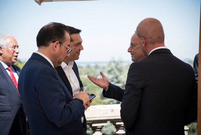 Στη Σύνοδο των σοσιαλιστών αρχηγών κρατών ο Τσίπρας