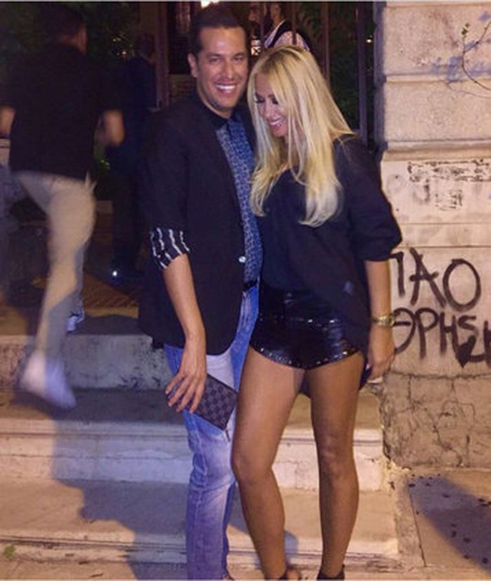 Το λαμπερό πάρτι της Μαστροκώστα για τα 45α γενέθλιά της [Εικόνες]