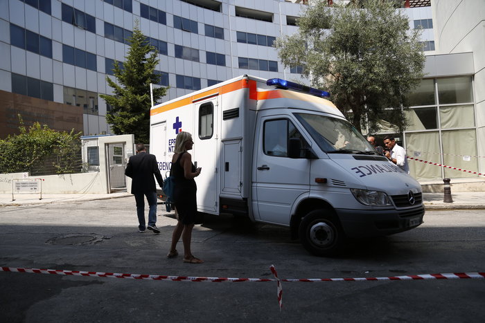 Ήρθε και έφυγε με ασθενοφόρο μέλος της επιτροπής για τις άδειες - εικόνα 3