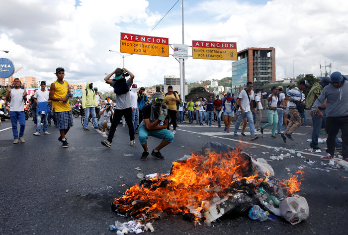 Συγκρούσεις αστυνομίας και διαδηλωτών στη Βενεζουέλα - εικόνα 2