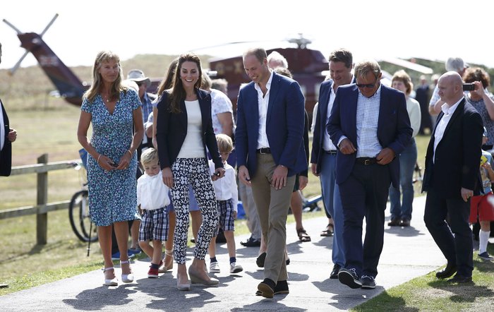 Η Κέιτ πρωτοπορεί ξανά: Φόρεσε παντελόνι αξίας 22 λιρών από τα Gap